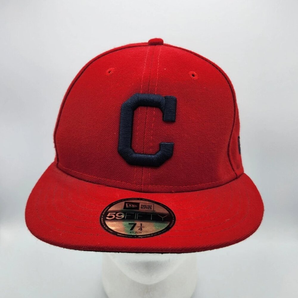 New Era 59FIFTY USA Cleveland Indians Guardians VTG Logo Fitted 7 1/4 Hat USA